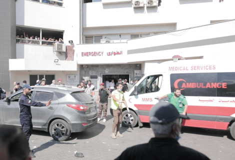 Gaza City. Injured arrive at Al Shifa hospital.